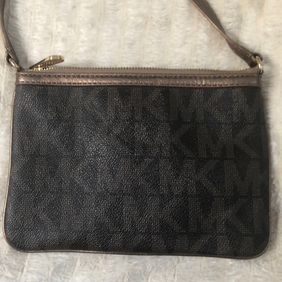 Michael Kors Crossbody - Picture 4 of 5
